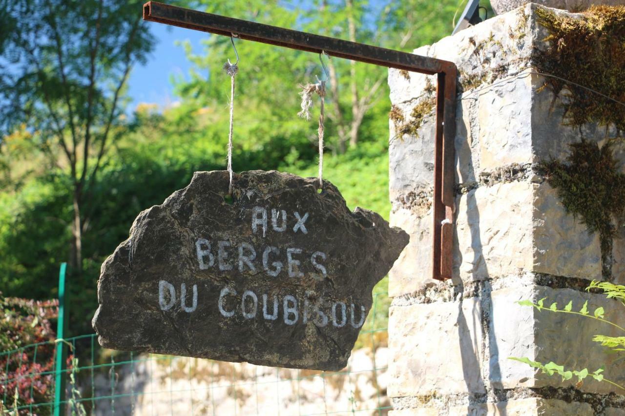 Aux Berges Du Coubisou Acomodação com café da manhã Exterior foto